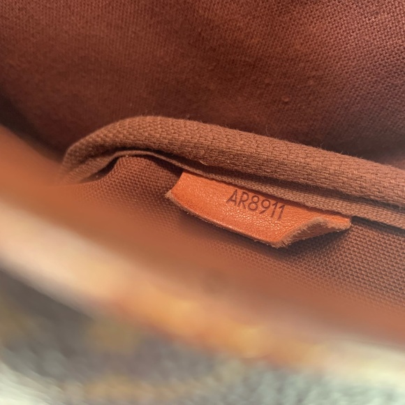 Authentic Louis Vuitton Saumur 35 - Picture 8 of 12